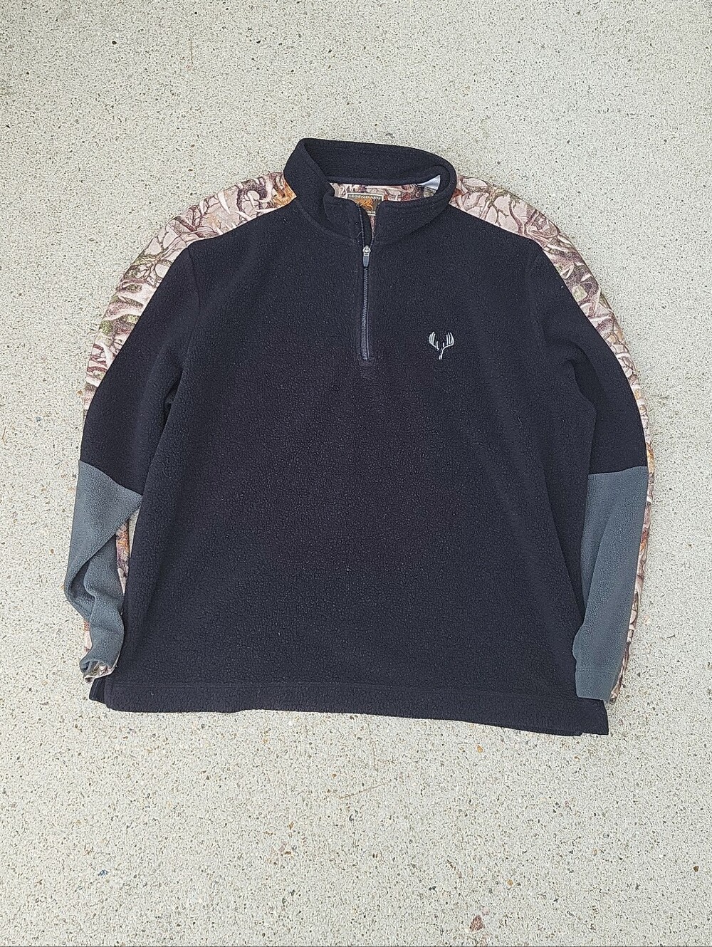Y2K Vintage Men's Black and Tan Sweater